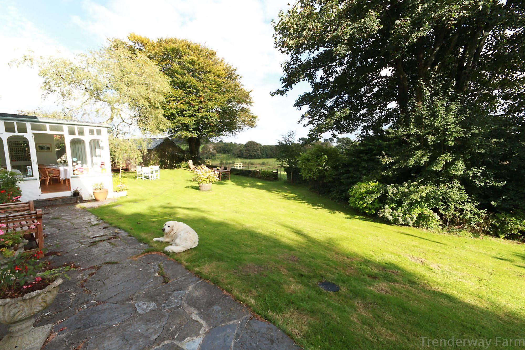 Trenderway Farm Bed and Breakfast Looe Exterior foto